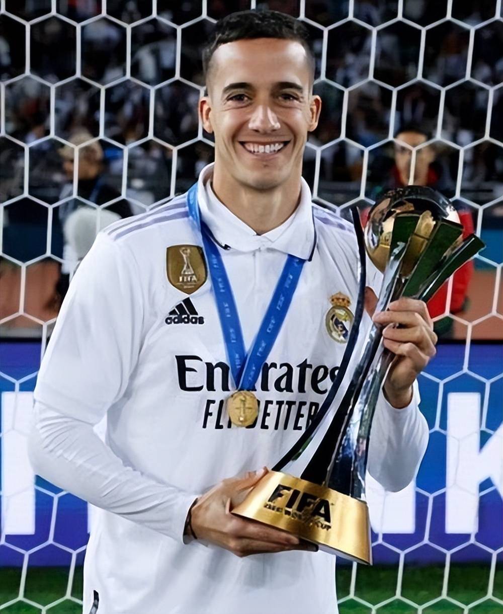 西甲联赛继续进行，豪门球队力争冠军宝座