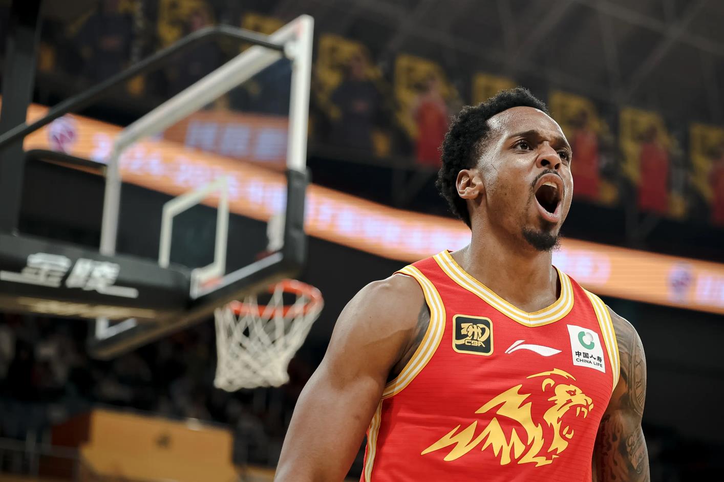 广厦男篮主场发挥出色，赢得比赛