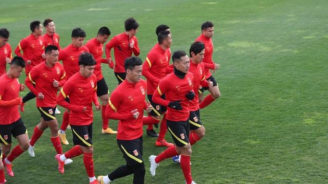 包含国足备战痛失重要球员，备战计划受挫的词条