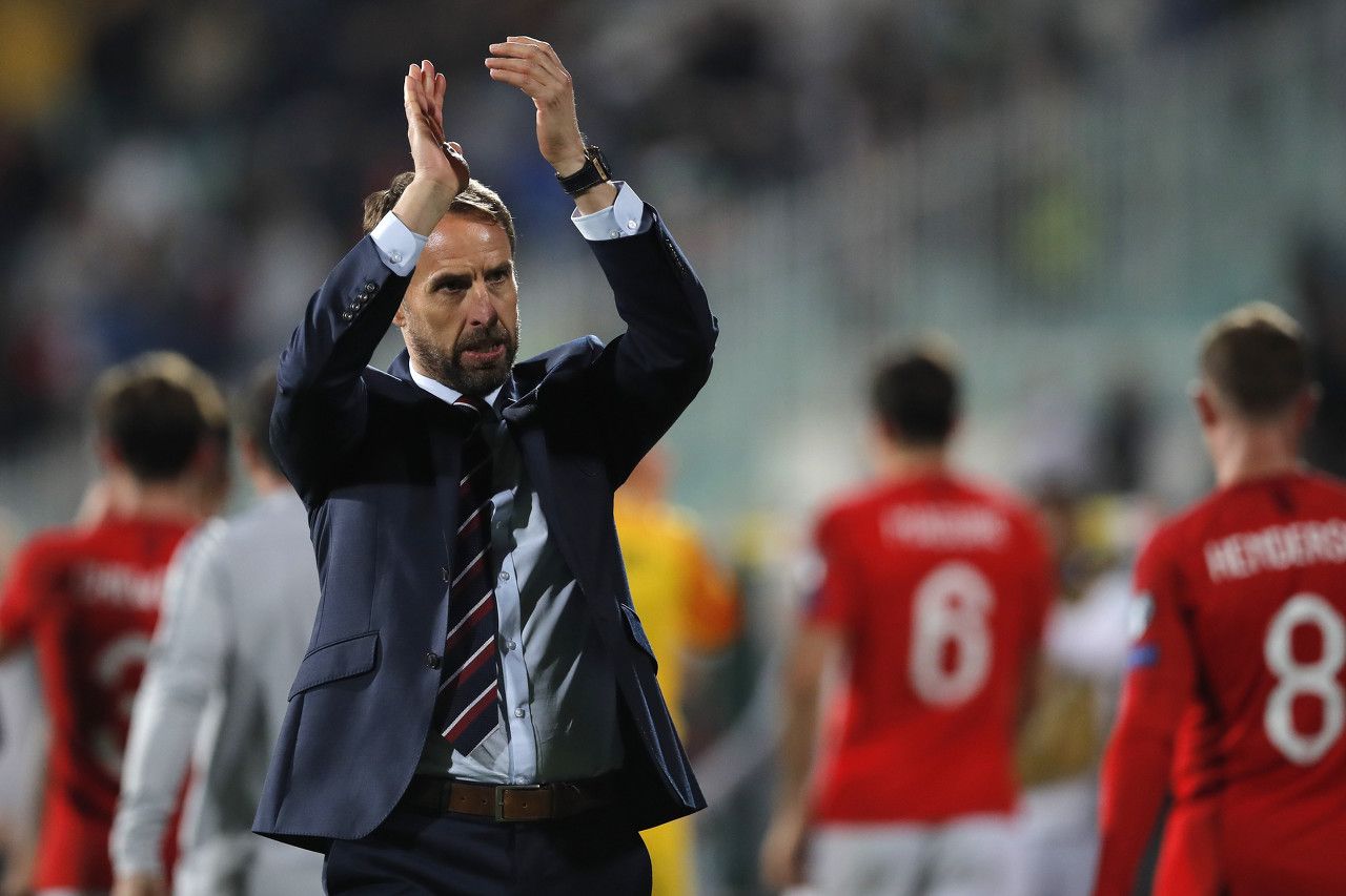 开云官网-关于猛龙主帅突然宣布辞职引发球队动荡的信息