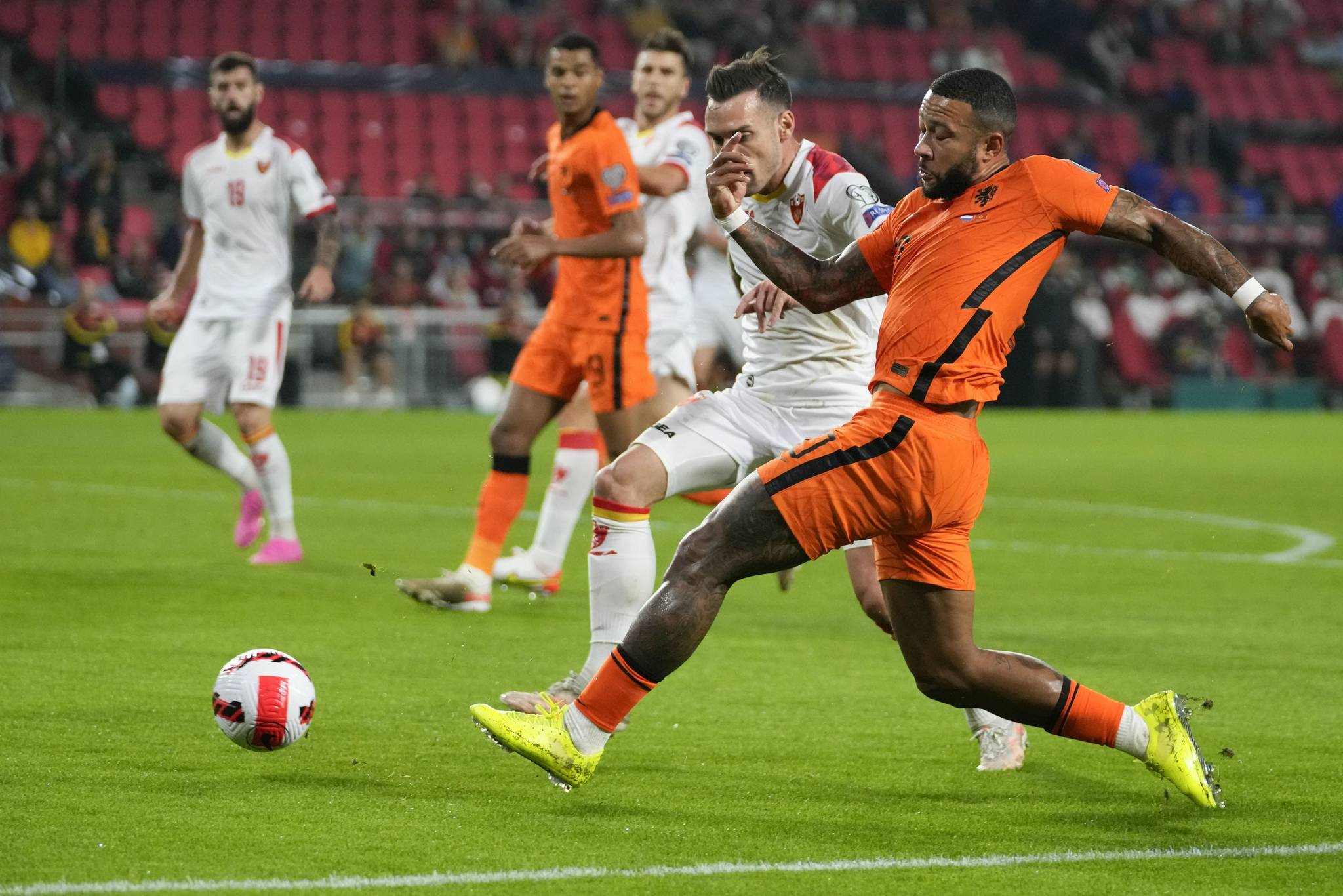 开云平台-包含欧洲足球盛宴将迎来紧张激烈的较量的词条