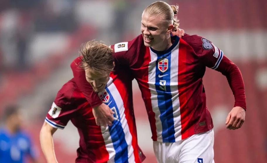 包含挪威队主场逆转斯洛文尼亚，积分上升至第三的词条