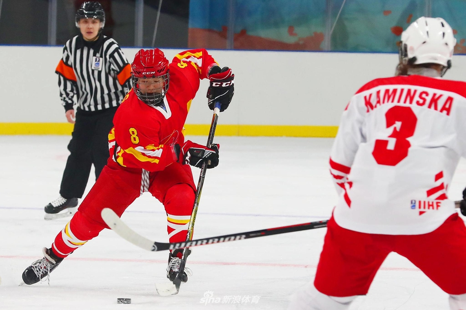 波兰小胜胜利，锁定淘汰赛席位