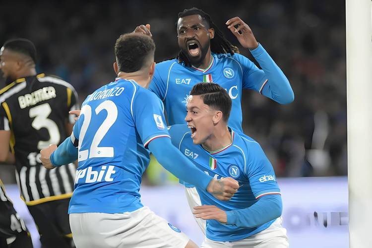 开云体育下载-关于那不勒斯遭遇惨败，球队士气低落的信息