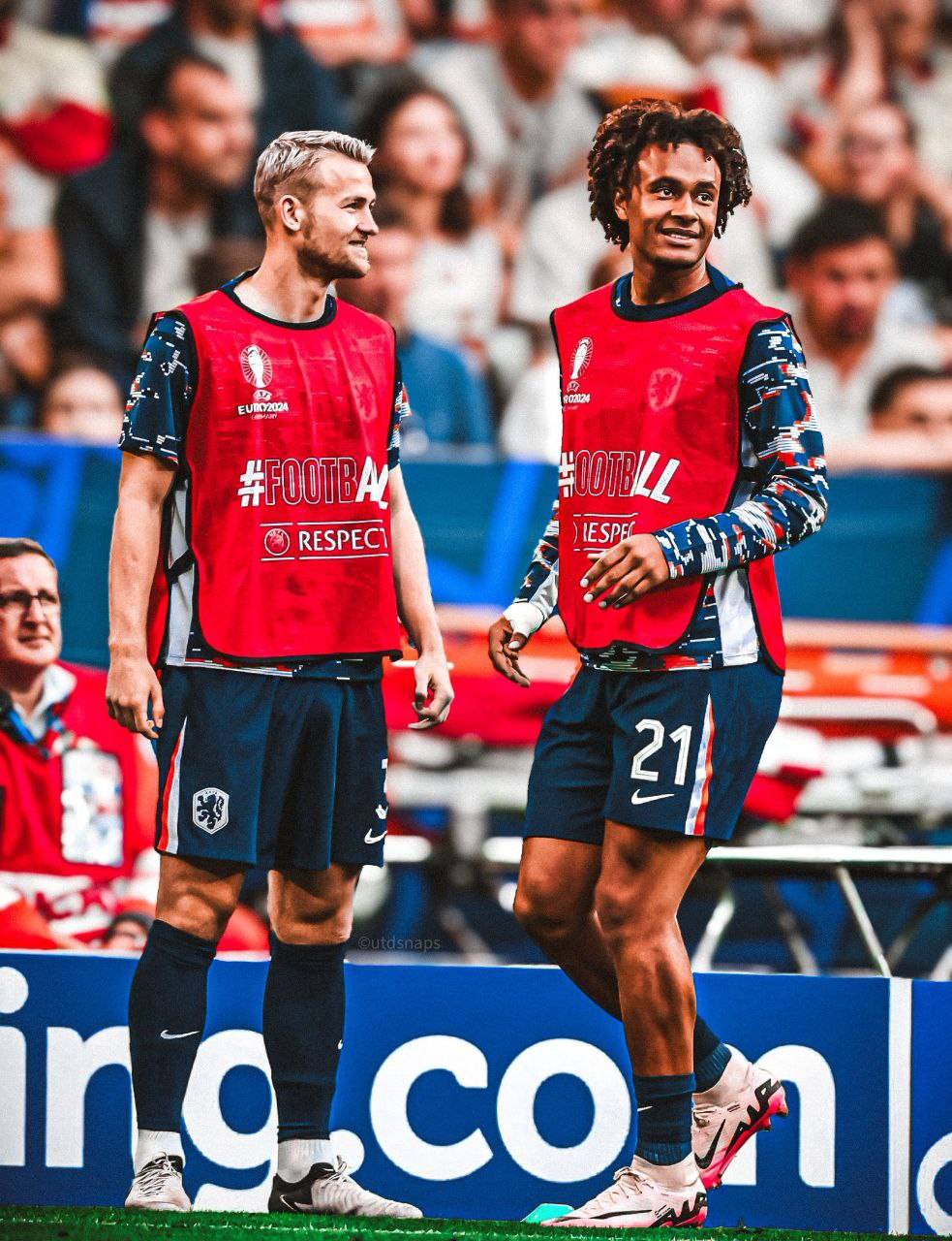 包含曼联新引援闪耀表现，球迷高呼称赞的词条