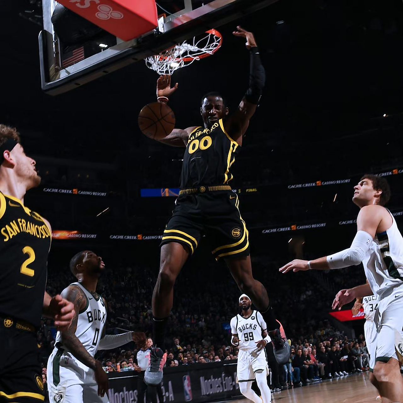 雄鹿主场擒勇士取得七连胜