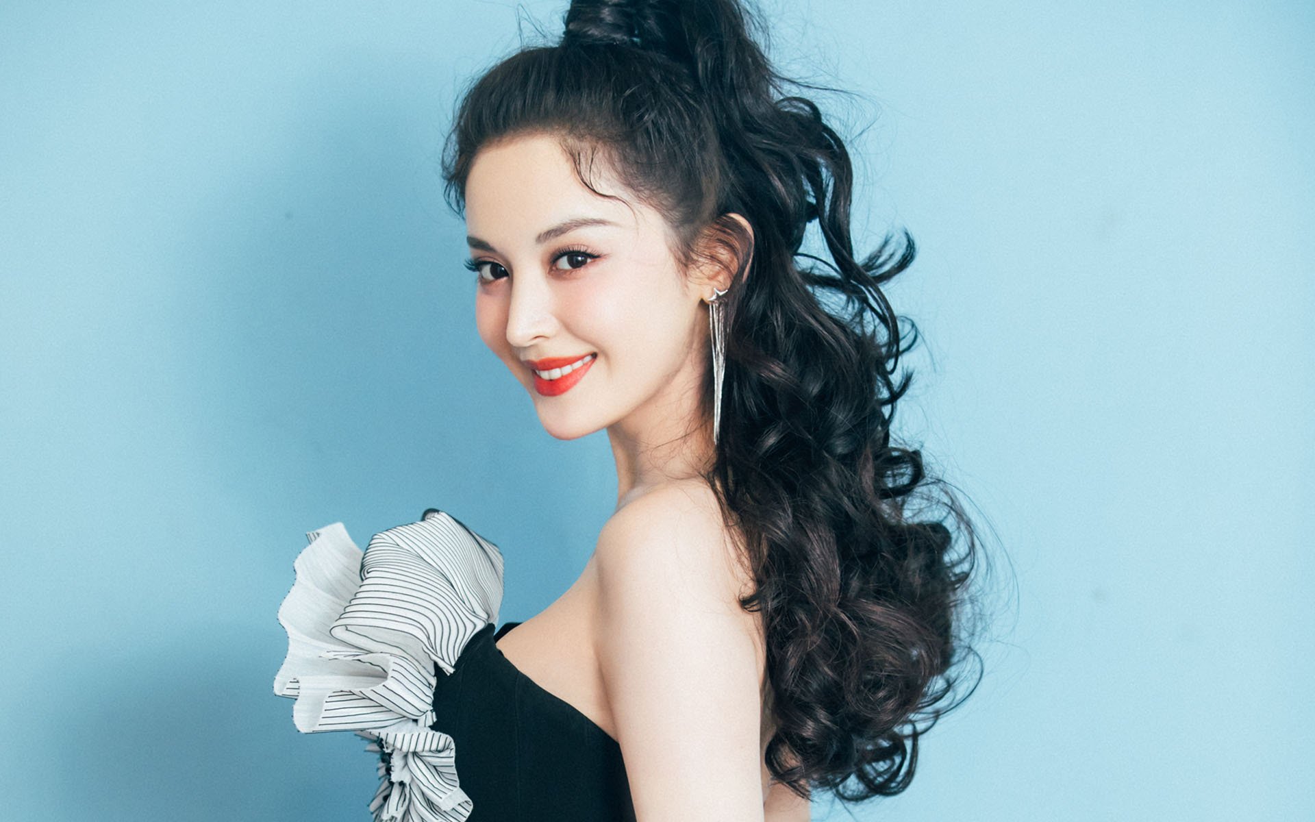 开云体育登录-F1新赛季揭幕战，英格兰军团如何收割韩国新星的崛起？