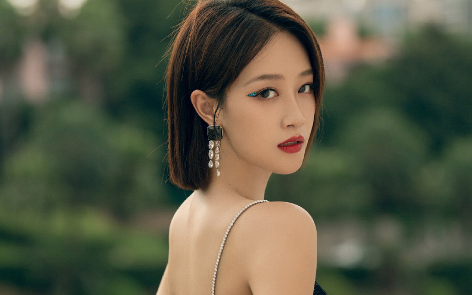 迪亚斯爆发的五十三分钟，当安哥拉的飓风鏖战佛罗伦萨的艺术之魂